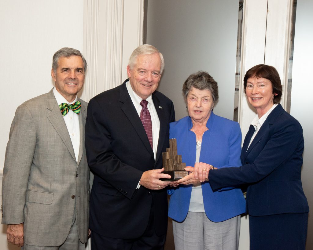 Flax Trust 10 10 18 68 1 1024x819 The 28th Flax Trust/America New York Banquet took place on Wednesday, October 10th 2018 at The ‘21’ Club